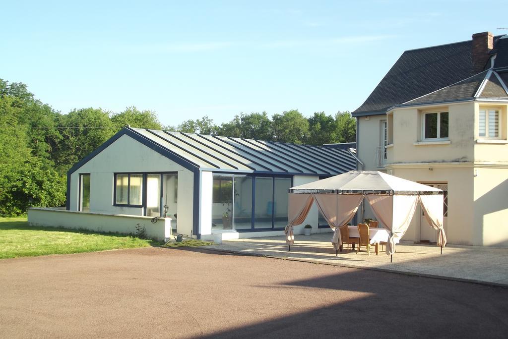 Les Vedieres Conflans-sur-Anille Esterno foto